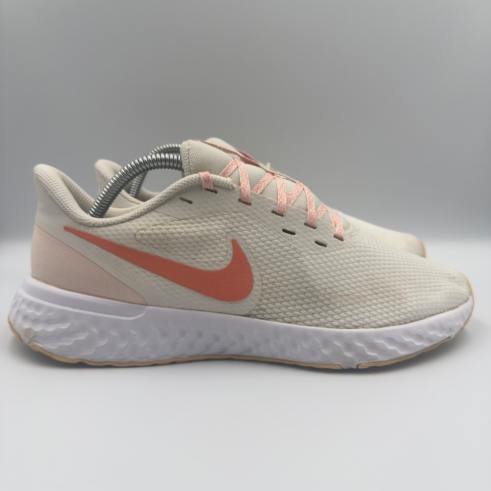 Nike Revolution 5 Women Size 10 Running Shoes BQ6715-109 Cream Orange